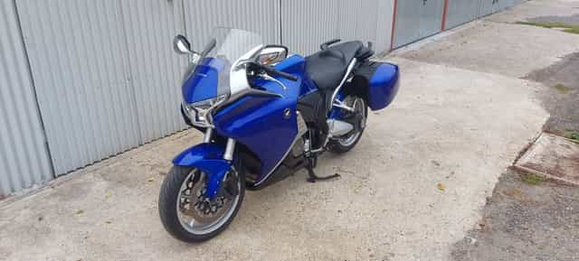 Honda VFR 1200 lift 2012 ABS TC grzane manetki manual kufry