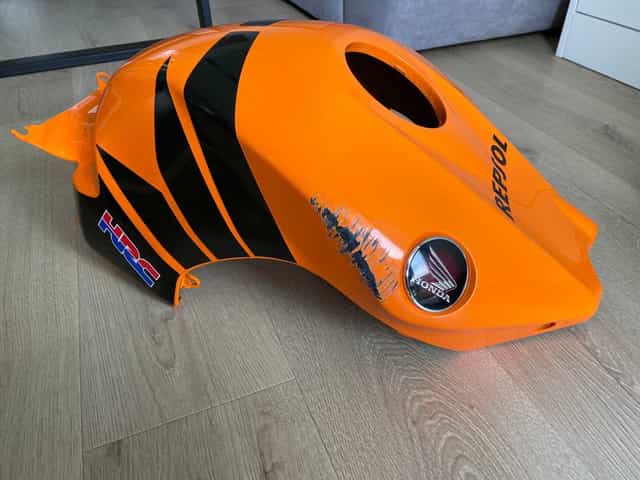 HONDA CBR 1000 SC59 osłona nakładka zbiornika REPSOL