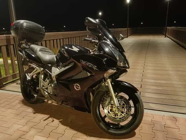 HONDA VFR 800 Doinwestowana 2004r