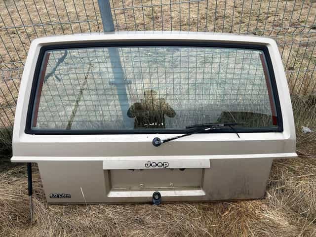 Tylna klapa Jeep Cherokee XJ