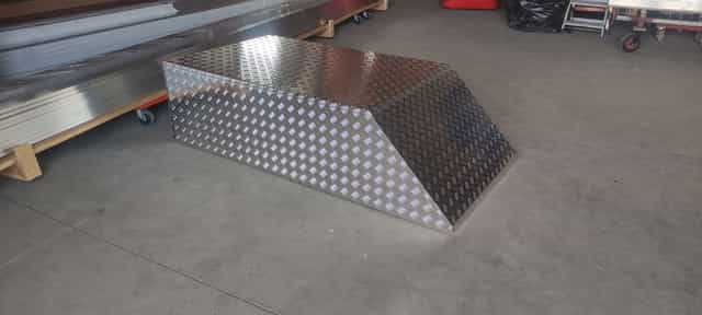 Aluminiowy Bagażnik dachowy Land Rover Defender pickup taeardrop  zabu