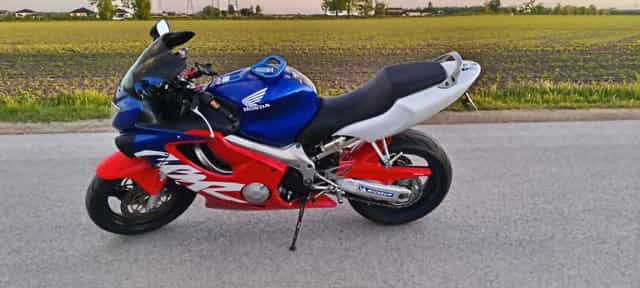 Honda CBR 600 F4 PC35
