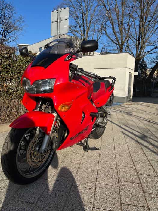 Honda VFR 800Fi RC46 – 2001 – zadbany egzemplarz dla fana modelu