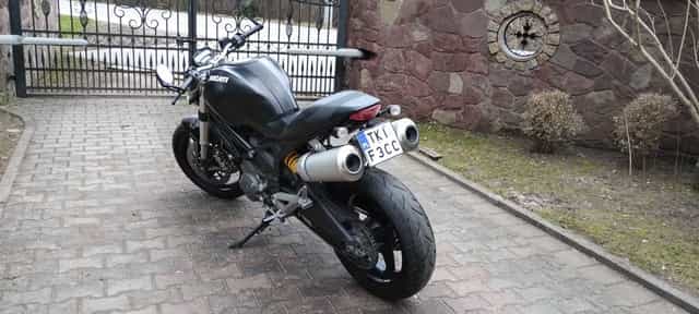 Ducati Monster 696