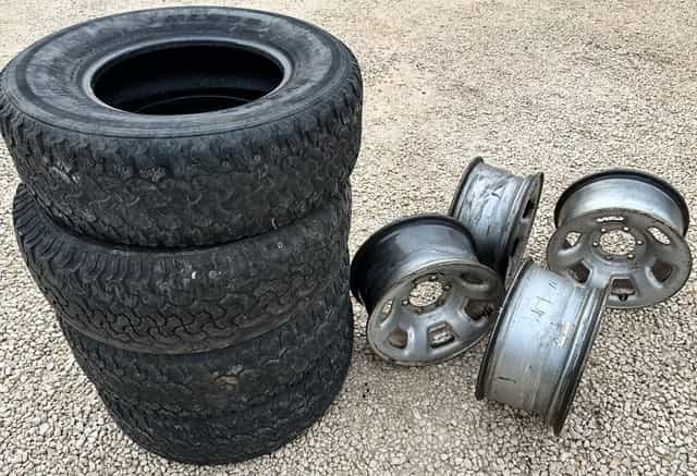 4 felgi Nissan patrol r16 rozstaw 6x139.7 plus opony