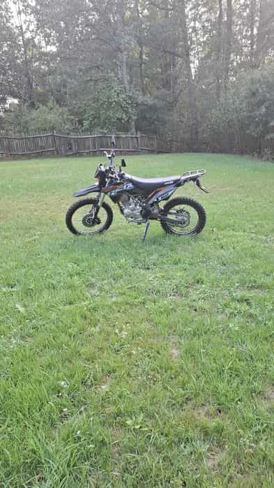 Cross ASIX DEFENDER 250cm3 na kołach 21/18"