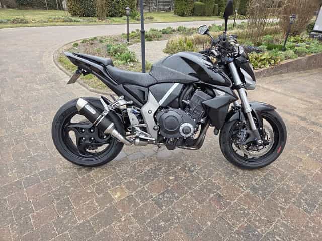 Sprzedam  Honda Cb1000r  2010r.