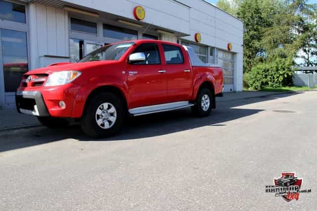 Zabudowa płaska niska z lotką Toyota Hilux
