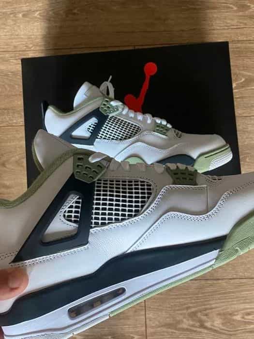 Buty sportowe Jordan_4_Retro_Seafoam R.39