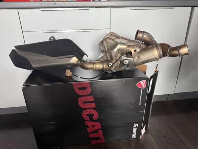 Ducati Multistrada v4 1250 Demo 900km Kompletny Wydech z katalizatorem