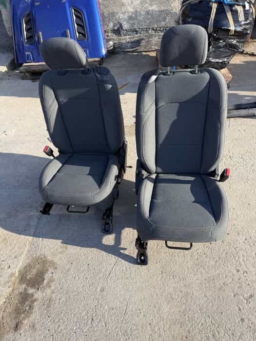 Fotele przód 2D USA Jeep wrangler JL 23-26r nowy model