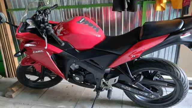 Motocykl Honda cbr125r