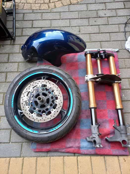 Suzuki hayabusa gen 2 rama z dokumentami chłodnica lampa lagi felga