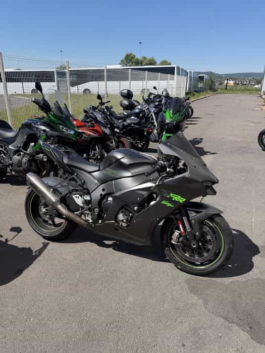 Kawasaki  ZX10 RR 12/2024 uszkodzony !