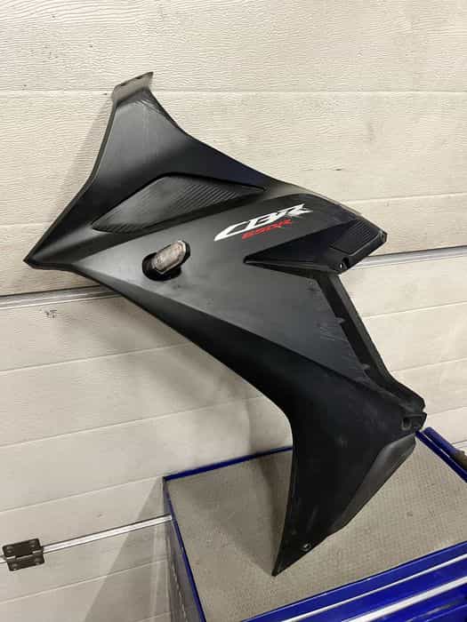 Boczek lewy owiewka boczek honda cb650r cbr650