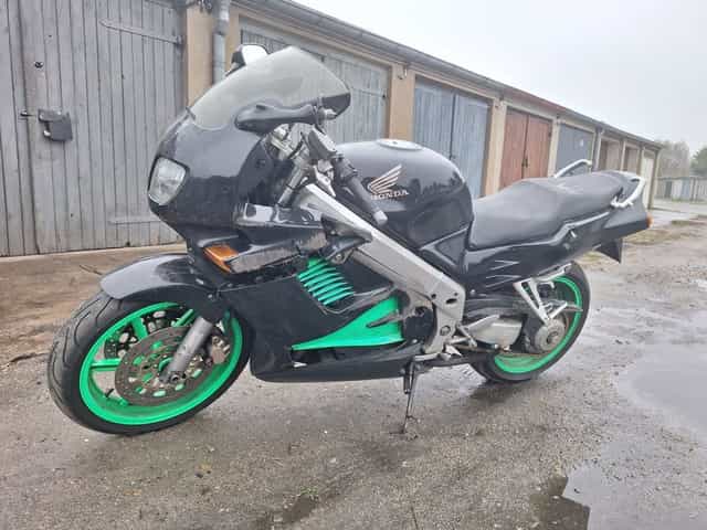 Honda VFR 750 Uszkodzony Transport