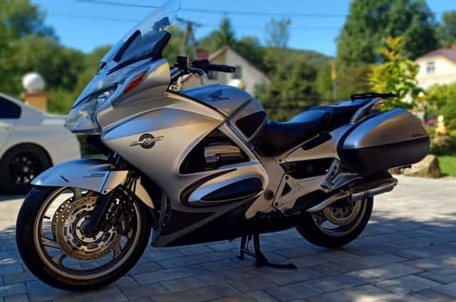 Honda ST 1300 Abs 2004 rok  sprowadzona z Belgii