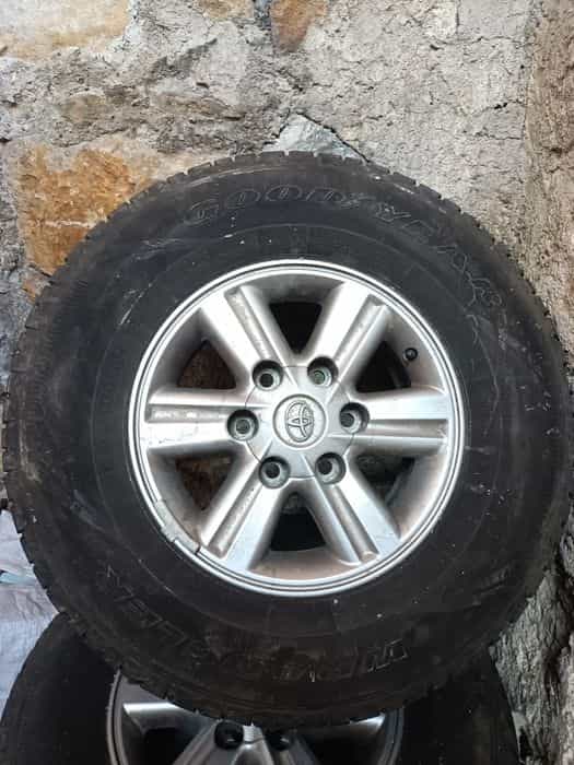 Koła aluminiowe toyota  od 2005 6x139,7.  M12 x 1,5 OC 106,1 mm ET 30