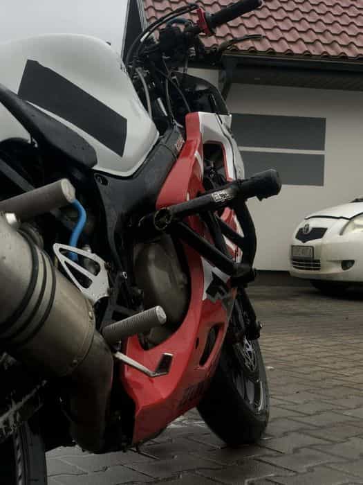 Honda CBR F4i stunt legal nowy silnik