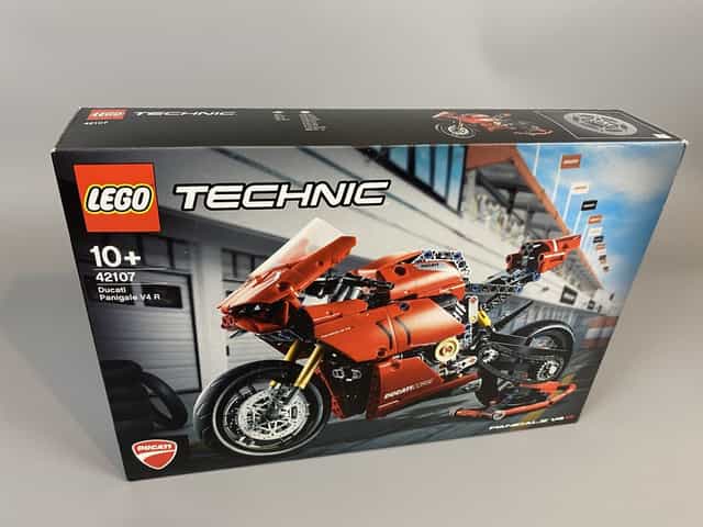 Klocki Lego Technic 42107 Ducati Panigale V4 R Motocykl