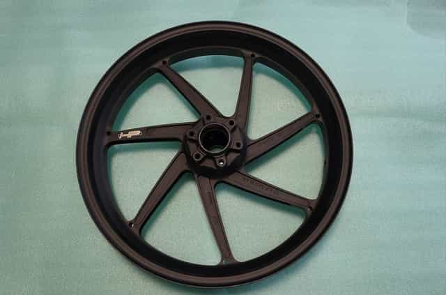 BMW S1000RR S1000R HP4 K46 k47 felga kuta przód koło