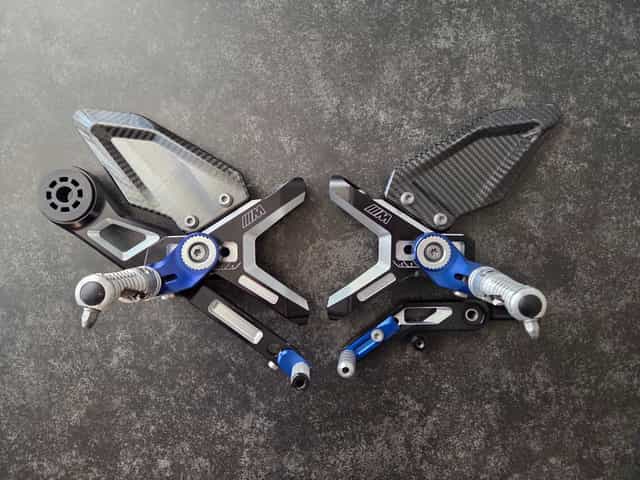 BMW S1000RR Sety podnóżki  M pakiet