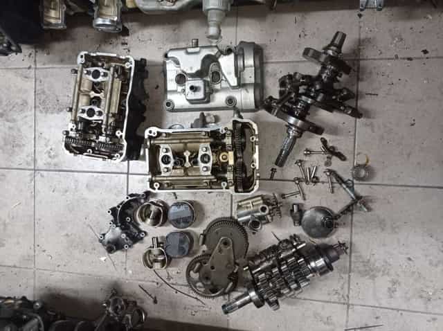 Honda vfr800 vfr 800 części silnik głowica wal korba tryby skrzynia