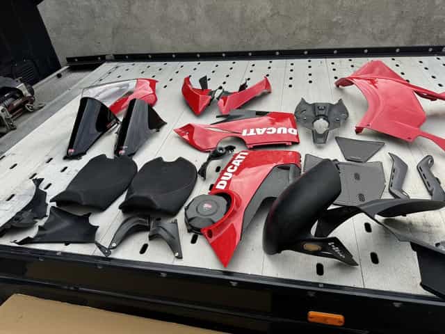 Sprzedam Felgi Ducati Panigale V4s czesci ,owiewki,wydech