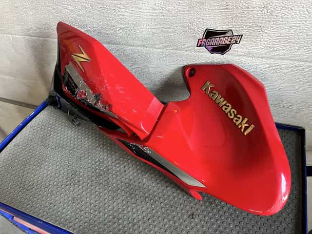 Boczek lewy owiewka kawasaki z 900