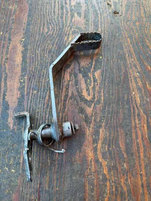 dzwignia hamulca noznego hamulcowa tyl tylna kawasaki KFX 700 r 04-11