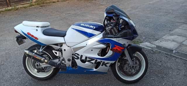 Suzuki GSX-R SRAD 600 dodatki mały prebieg stan kolekcjonerski