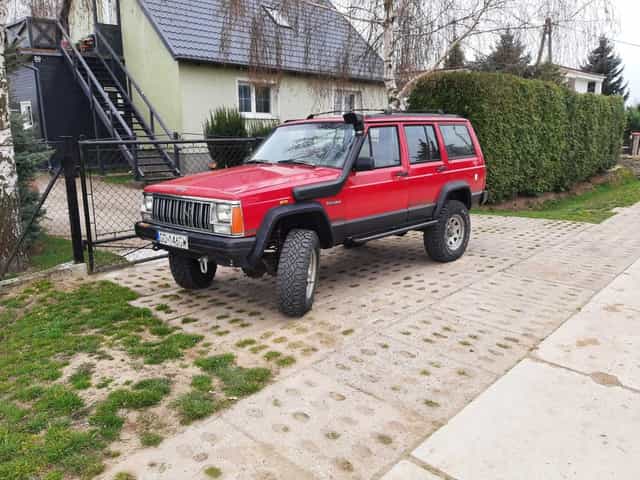 Bardzo ładny Jeep Cherokee XJ
