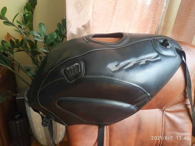 Bagster oslona zbiornika paliwa HONDA VFR 800 Vtec 02-09