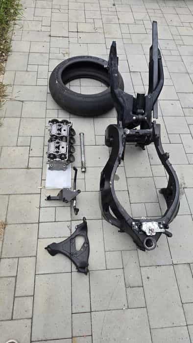 Honda cbr 1000rr sc59 rama wahacz głowica amortyzator stelaż cena za w