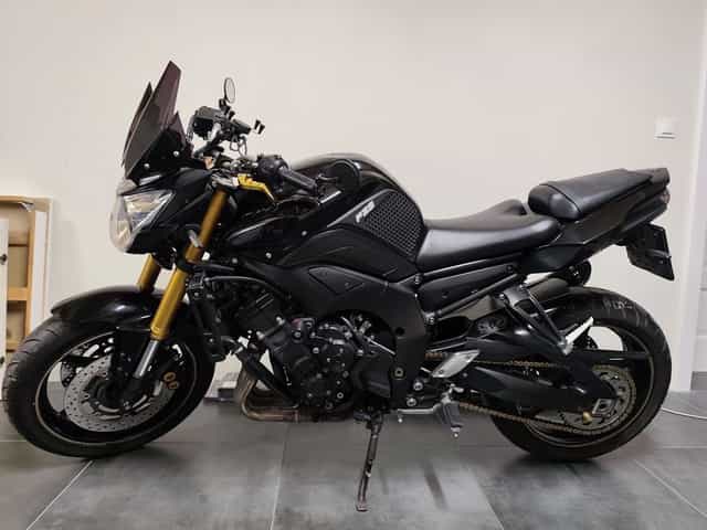 Yamaha FZ8 naked 800 fazer