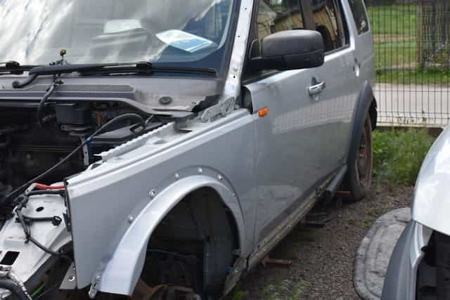 Błotnik lewy przód Land Rover Discovery 3 III L319 04r-09r.