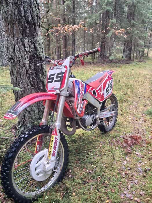 Honda cr125 99r.