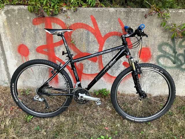 KTM Ultra Fun custom made 11 kg - Manitou Mars XT, Sram X9 - 17 cali
