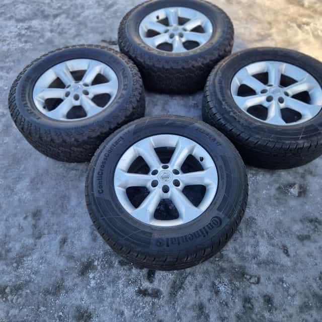 Koła aluminiowe felgi navara x-trail Pathfinder 225/65r17