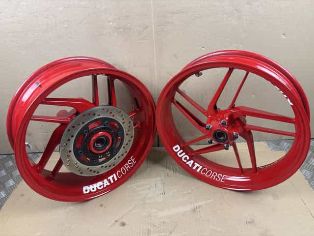 Ducati Monster 821 Felgi Felga Przód Przednia Tylna Tarcza Hamulcowa