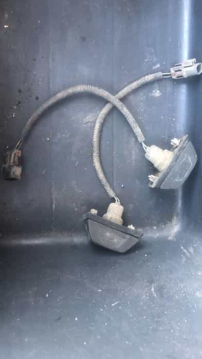 nissan navara d22 podświetlenie lampka tablicy rejestracyjnej