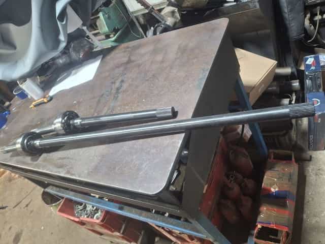 Półosie z przegubami NOWE Nissan patrol gr Y60