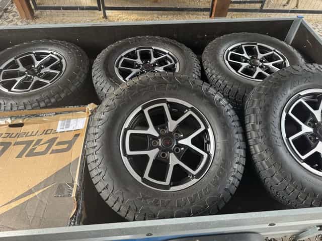 Kola jeep wrangler JL JK  255/75 r17 z czujnikami cisnienia