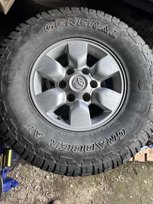 Oryginalne alufelgi Toyota Hilux  15cali