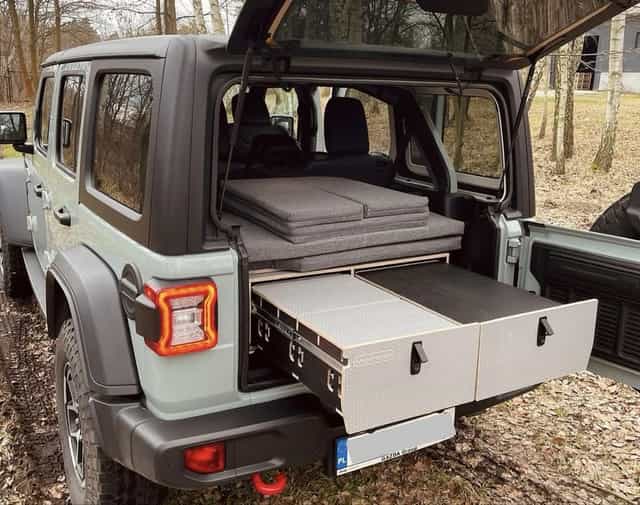 Zabudowa wyprawowa Jeep Wrangler JLU