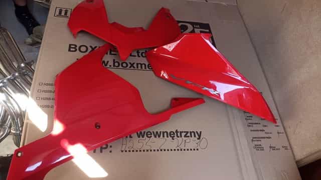 Honda VFR 800 części karoserii 14+