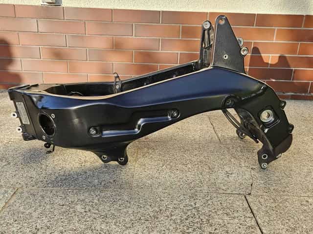 Rama + dokumenty papiery Aprilia RSV 1000 TUONO 02-06
