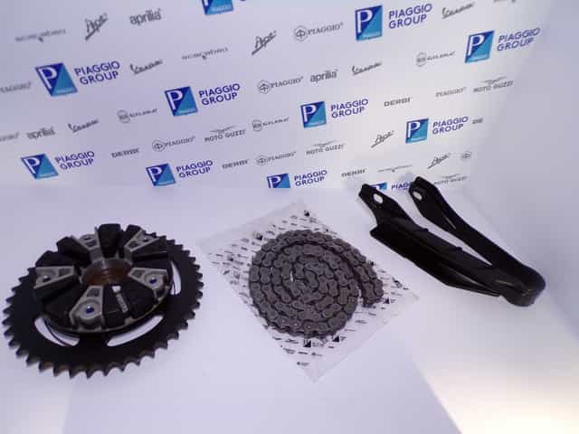 Napęd Łańcuch Zębatka Gumy Ślisk komplet Aprilia RS660 Tuono 660 OEM.