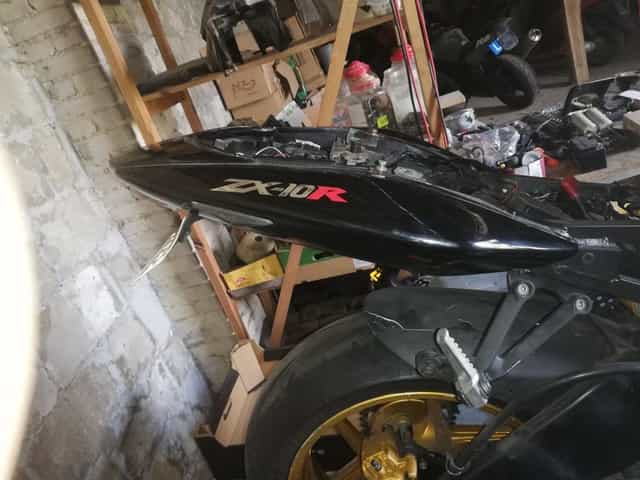 Kawasaki zx10 r 04-05 ogon zadupek