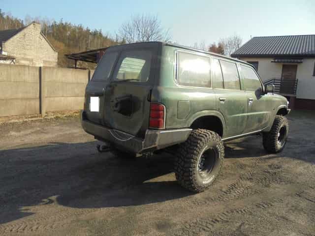 Zderzak Nissan Patrol Y 61 Tył w częściach Off-Road